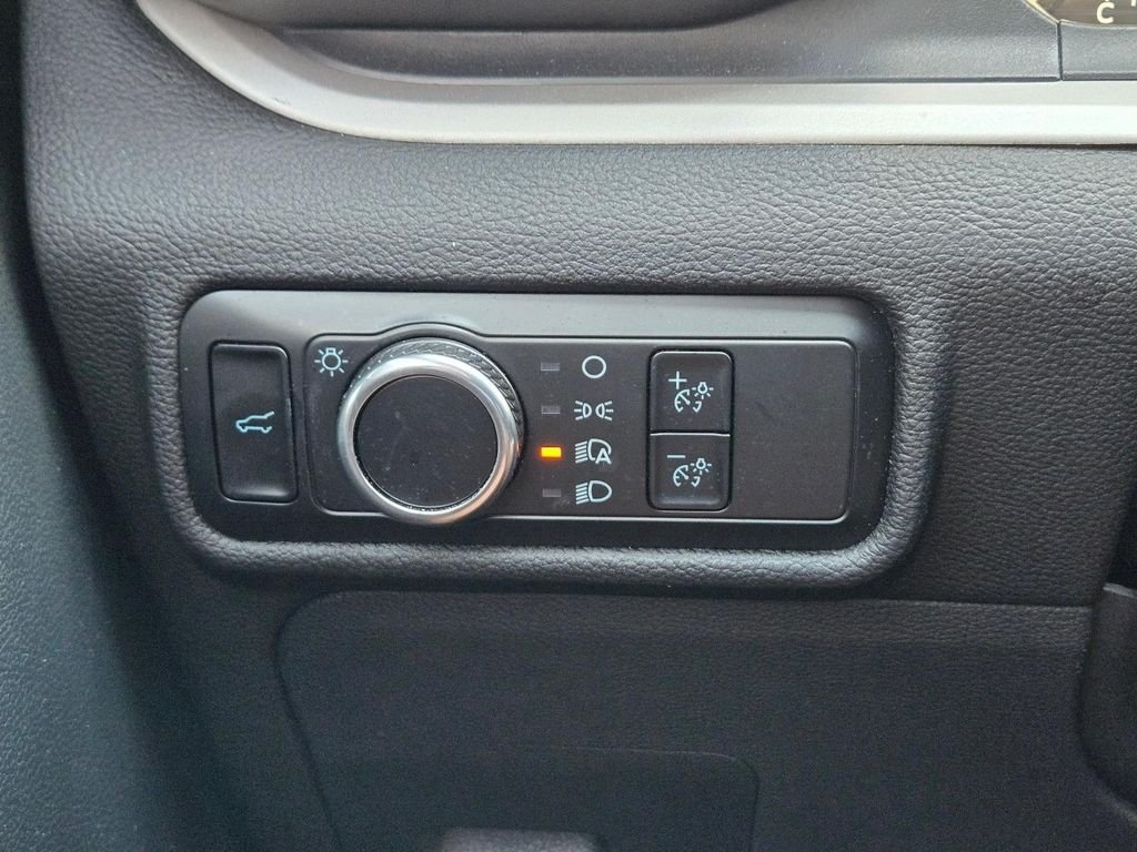 Used 2024 Black Ford XLT image 22