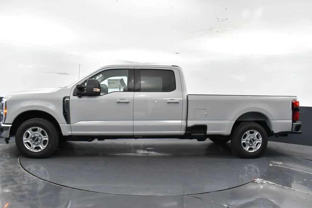 New 2026 White Ford XLT image 9