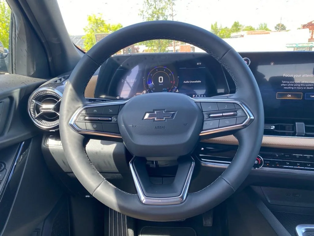 New 2026 Mosaic Black Metallic Chevrolet ACTIV image 11
