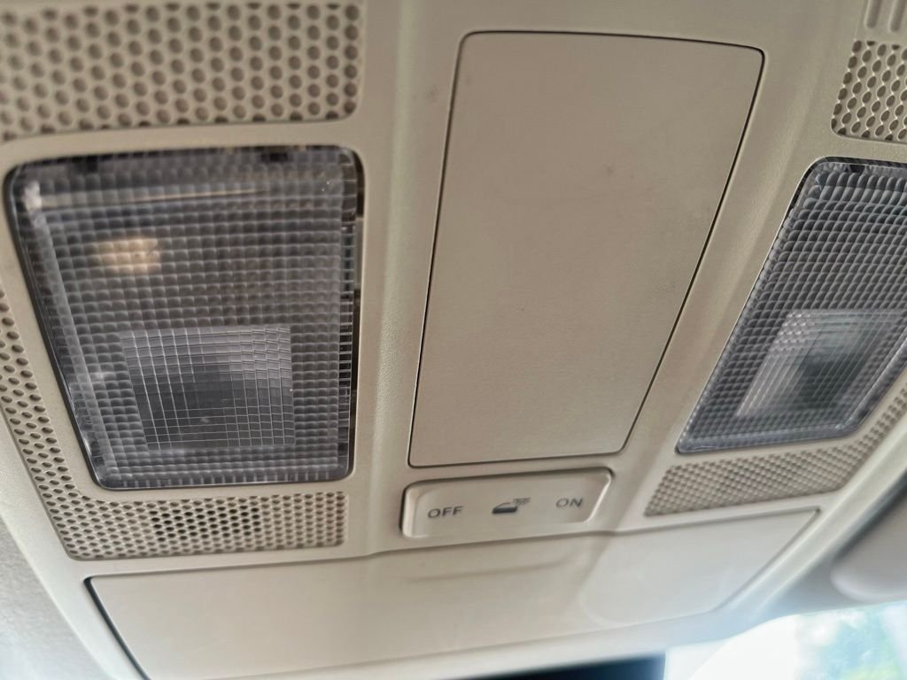 Used 2018 Blue Toyota Base image 23