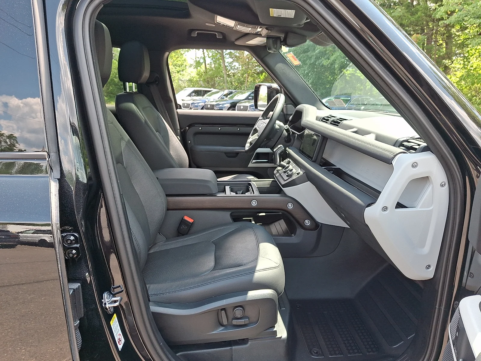 Certified Used 2023 Santorini Black Metallic - 1AG Land Rover 110 SE image 3