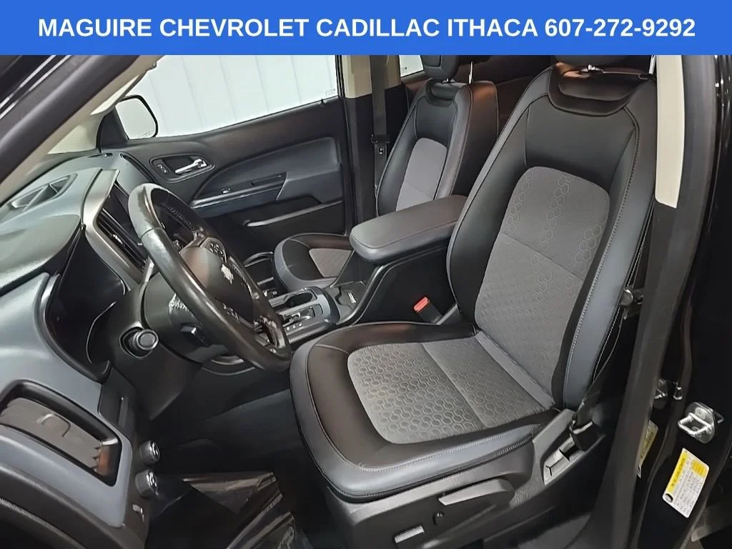 Used 2019 BLACK Chevrolet 4WD Z71 image 29