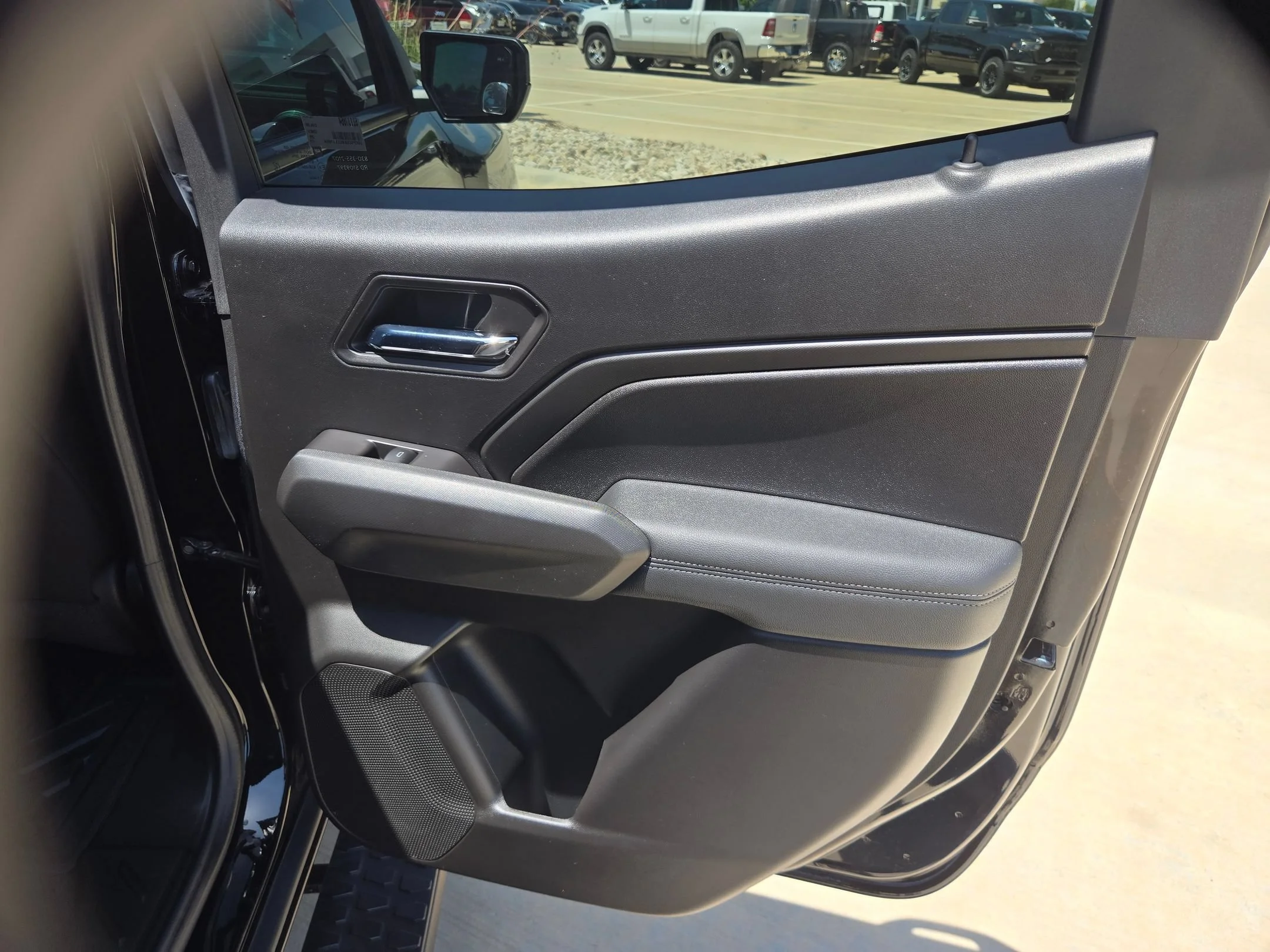 Used 2025 Black Chevrolet LT image 19