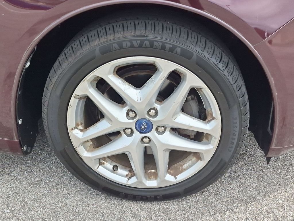 Used 2013 Red Ford SE image 9