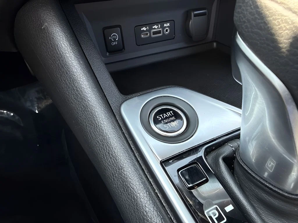 Used 2025 Gray Nissan SV image 13