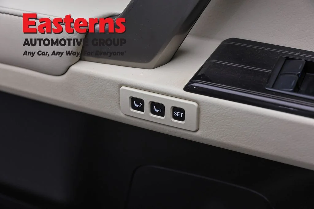 Used 2020 White Lexus 460 image 23