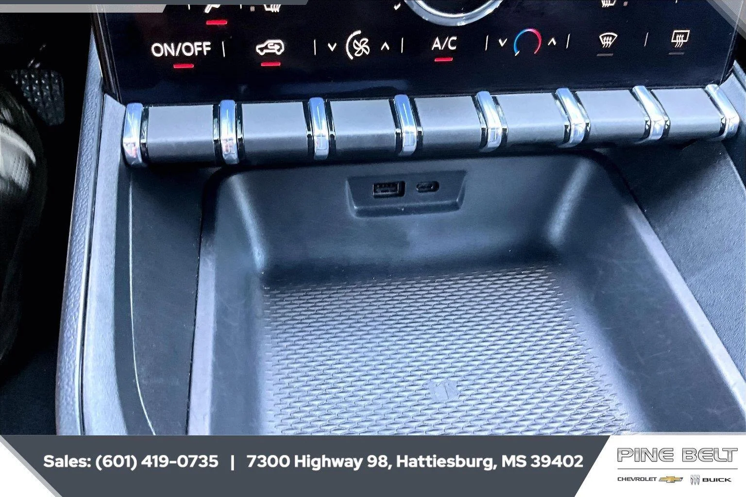Used 2026 Ebony Twilight Metallic GMC Elevation image 24