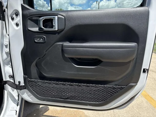 Used 2025 White Jeep Rubicon image 26