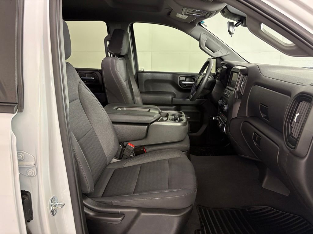 Used 2023 White Chevrolet Custom image 49