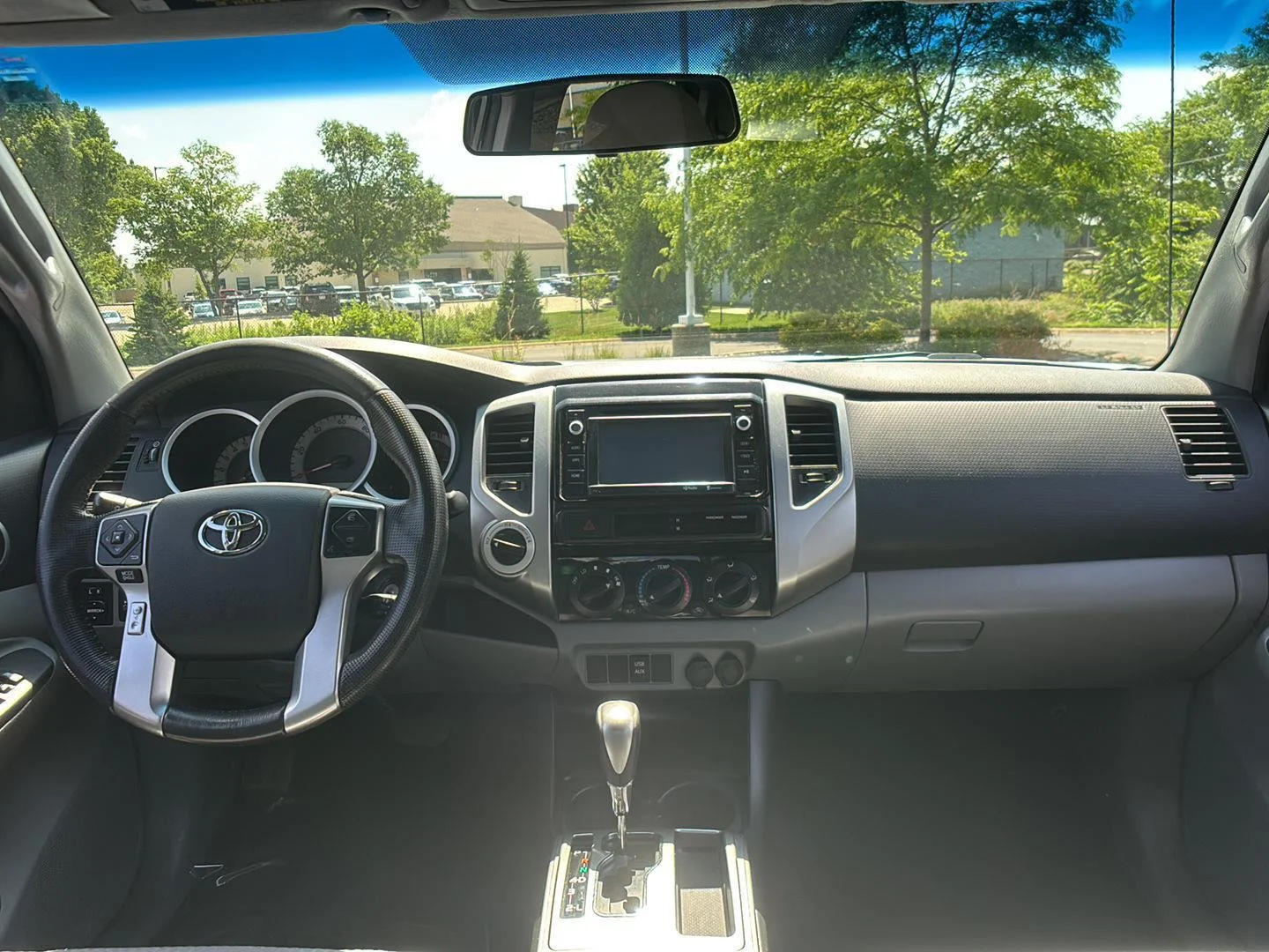 Used 2014 Silver Sky Metallic Toyota  image 23