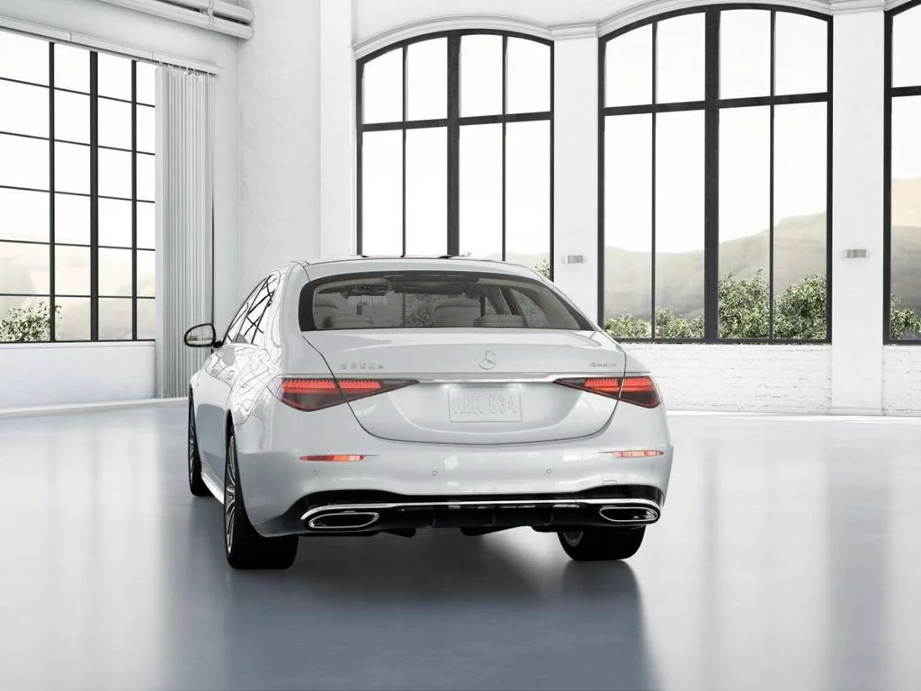 Used 2025 White Mercedes-Benz S 580e image 26