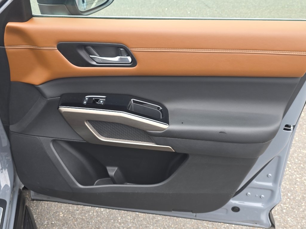Used 2023 Boulder Gray Pearl Nissan Platinum image 20