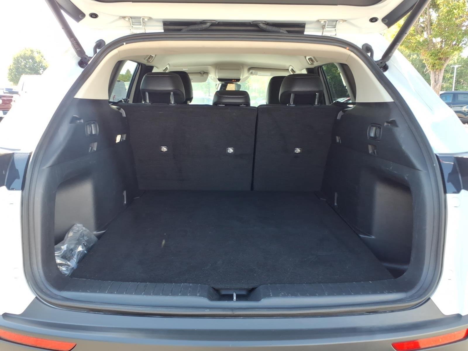 Used 2025 Wind Chill Pearl Mazda 2.5 S Preferred Package image 30
