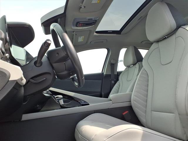 2024 Hyundai Elantra Limited - Photo 27