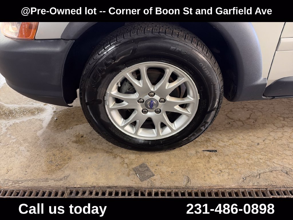 Used 2007  Volvo 2.5T image 10