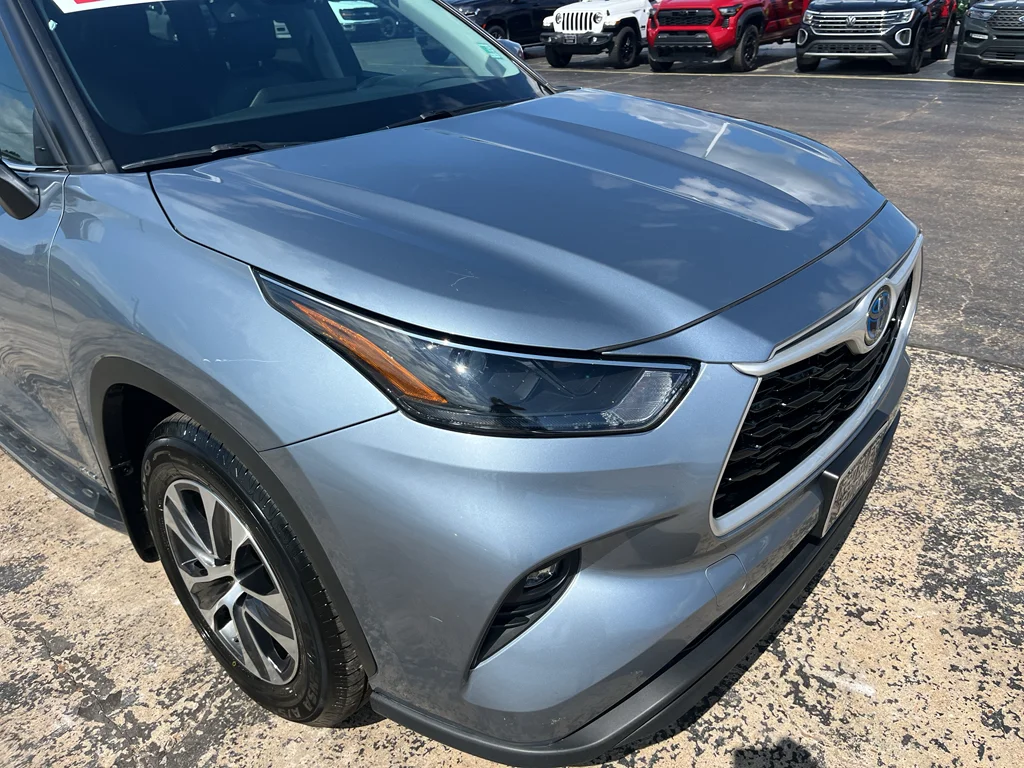 Certified Used 2024 Moon Dust Toyota Hybrid XLE image 8