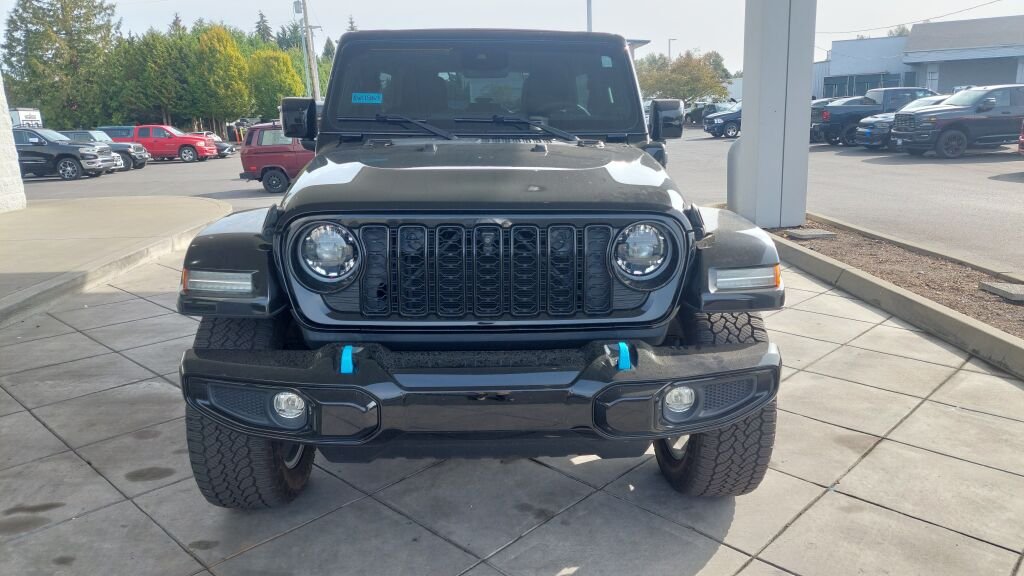 Used 2024 Black Jeep High Altitude 4xe image 2