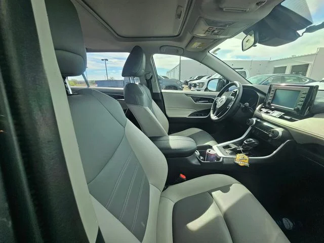 Used 2019 Magnetic Gray Metallic Toyota XLE Premium image 16
