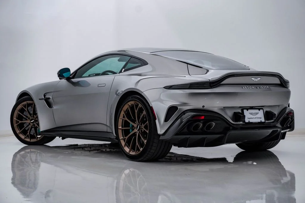 Used 2025 Aluminite Silver Aston Martin Carbon image 8