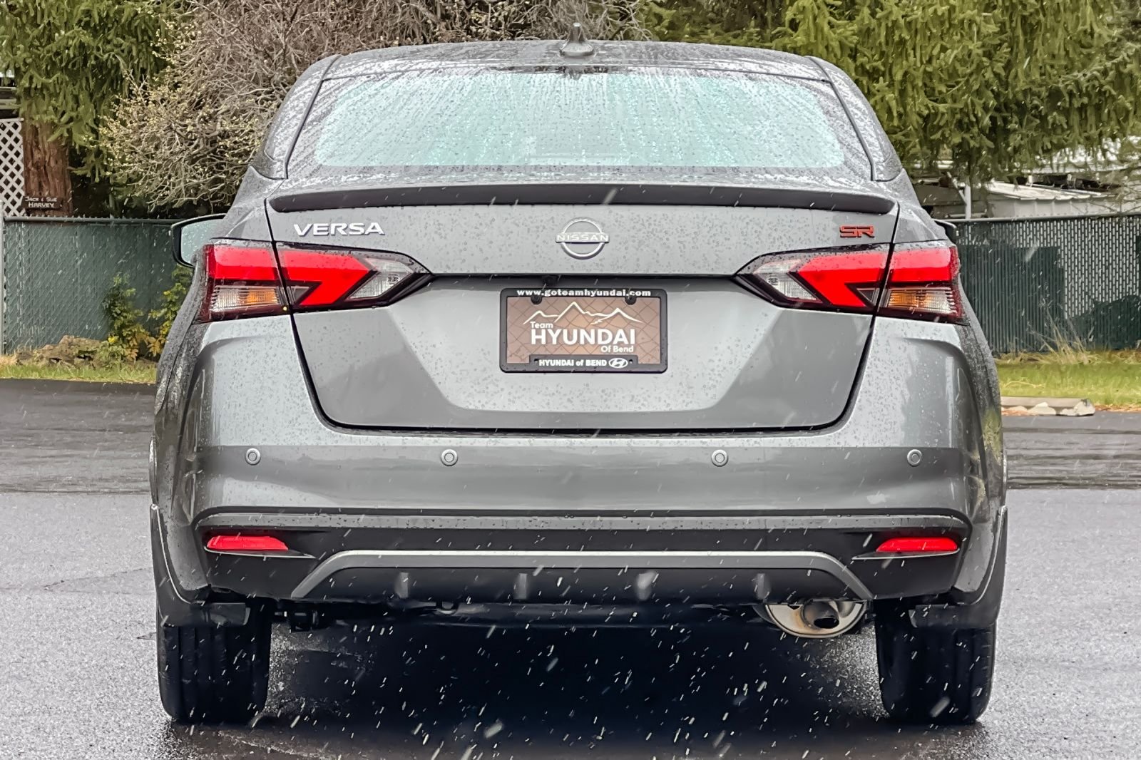 2025 Nissan Versa Sedan SR - Photo 5