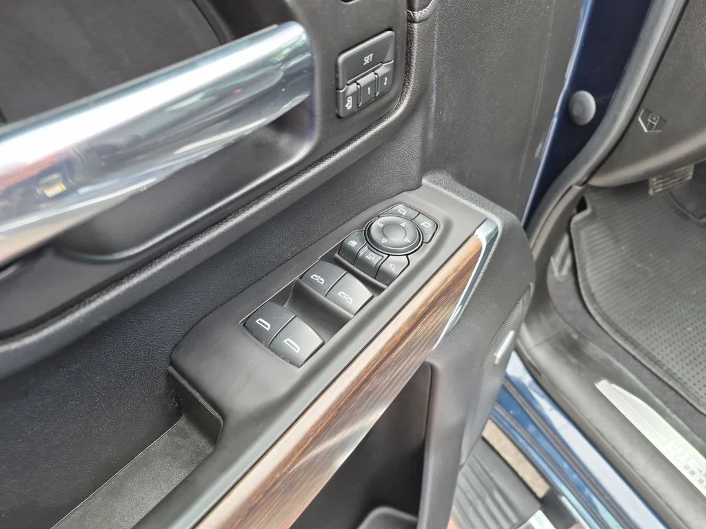 Used 2020 Blue Chevrolet High Country image 18
