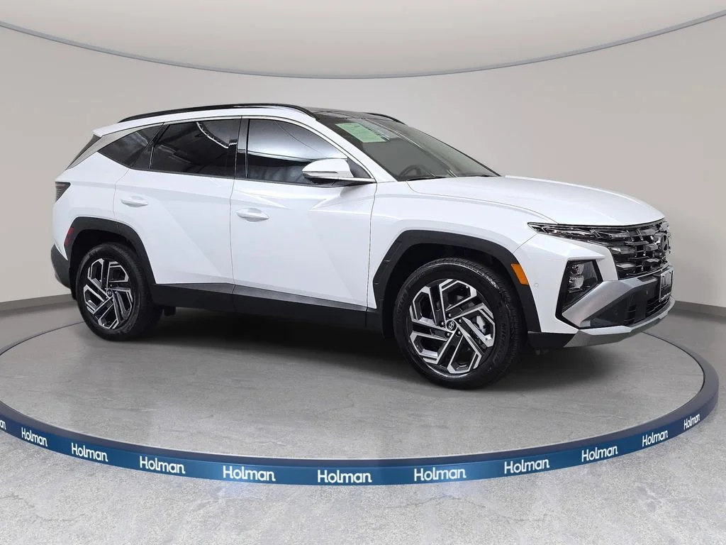 Used 2025 White Hyundai Limited image 4