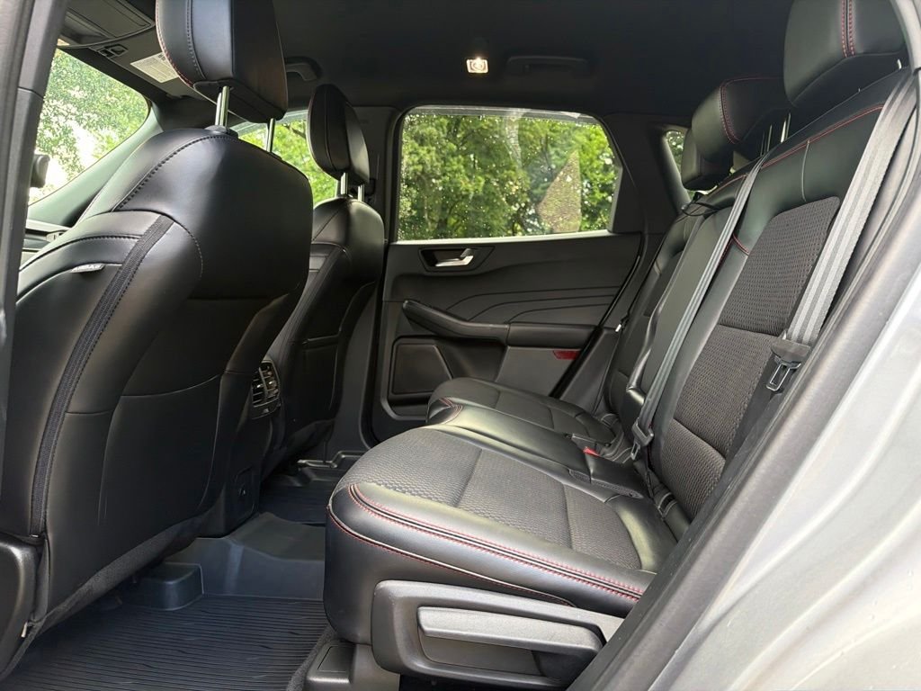 Used 2023 Iconic Silver Metallic Ford ST-Line Elite image 12