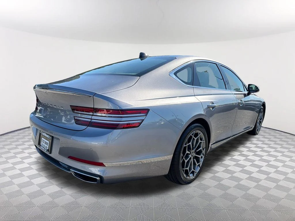 Used 2023 Silver Genesis 2.5T image 5