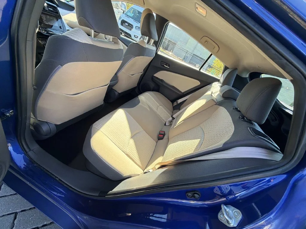 Used 2018 Blue Toyota Two image 27