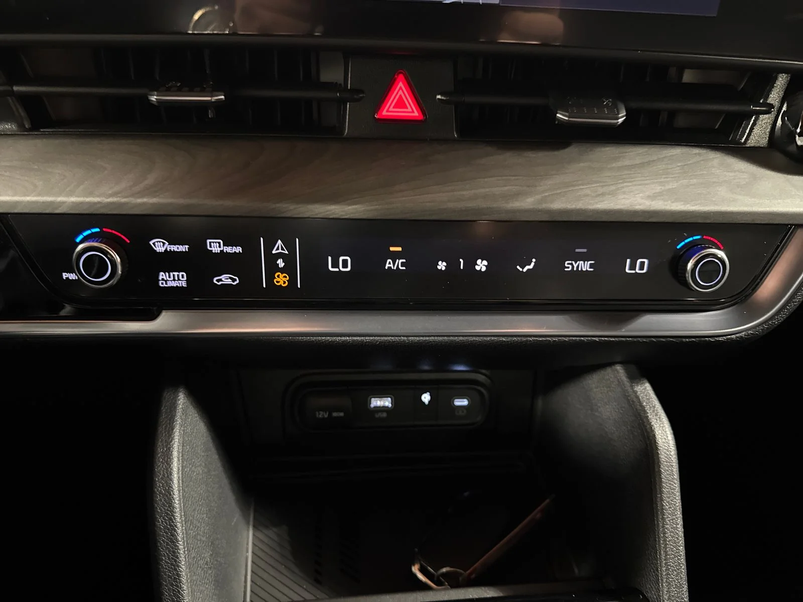 Used 2025 Black Kia X-Line image 24