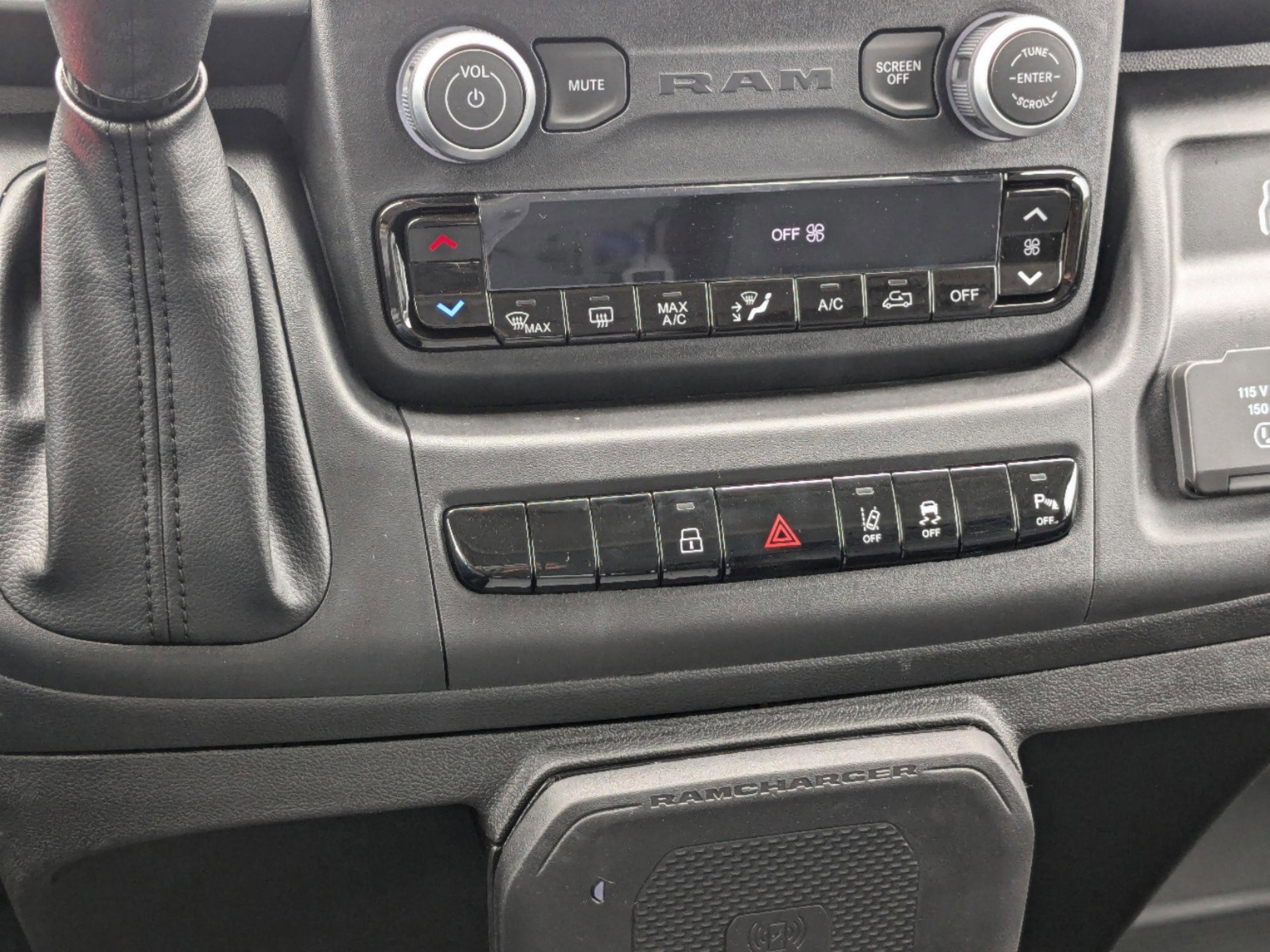 2025 RAM ProMaster Window Van Base - Photo 21