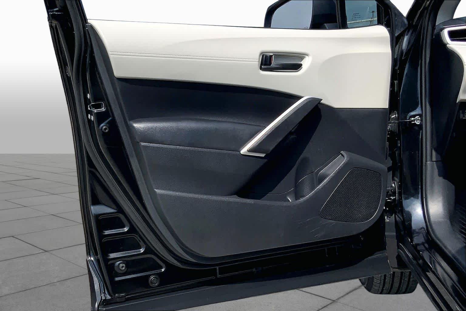 Used 2025 Jet Black Toyota L image 21