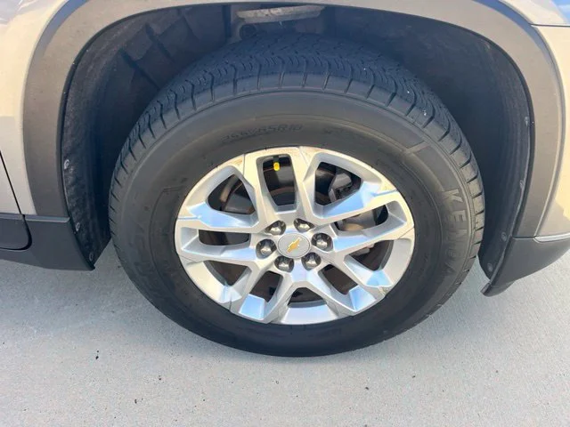 Used 2019 Gray Chevrolet LT image 8