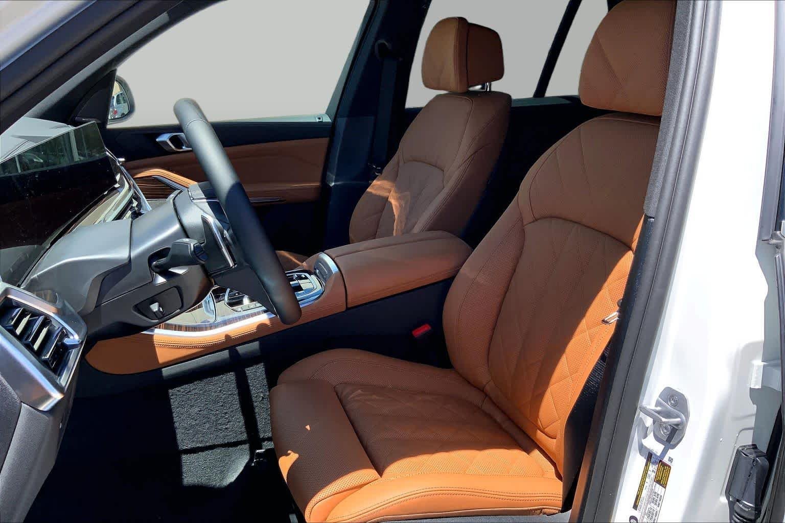 New 2026 Alpine White BMW xDrive50e image 9