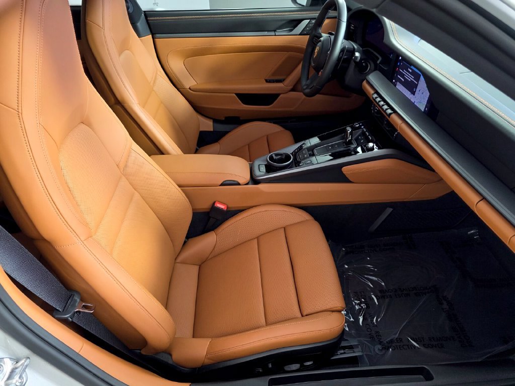 Used 2025  Porsche  image 29