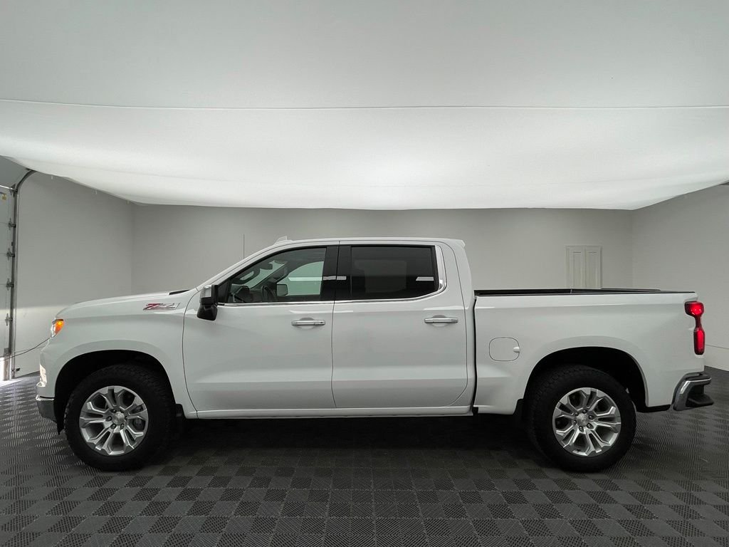 Used 2024 Summit White Chevrolet LTZ image 13