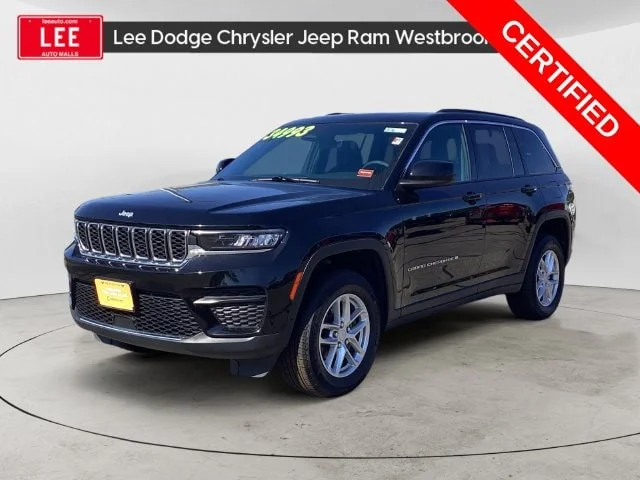 Certified Used 2025 Diamond Black Jeep Laredo X image 1