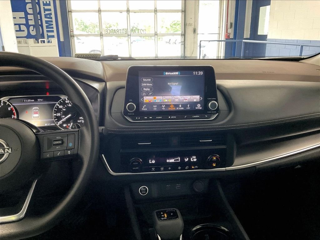 Used 2023 Pearl White Tricoat Nissan SV image 18