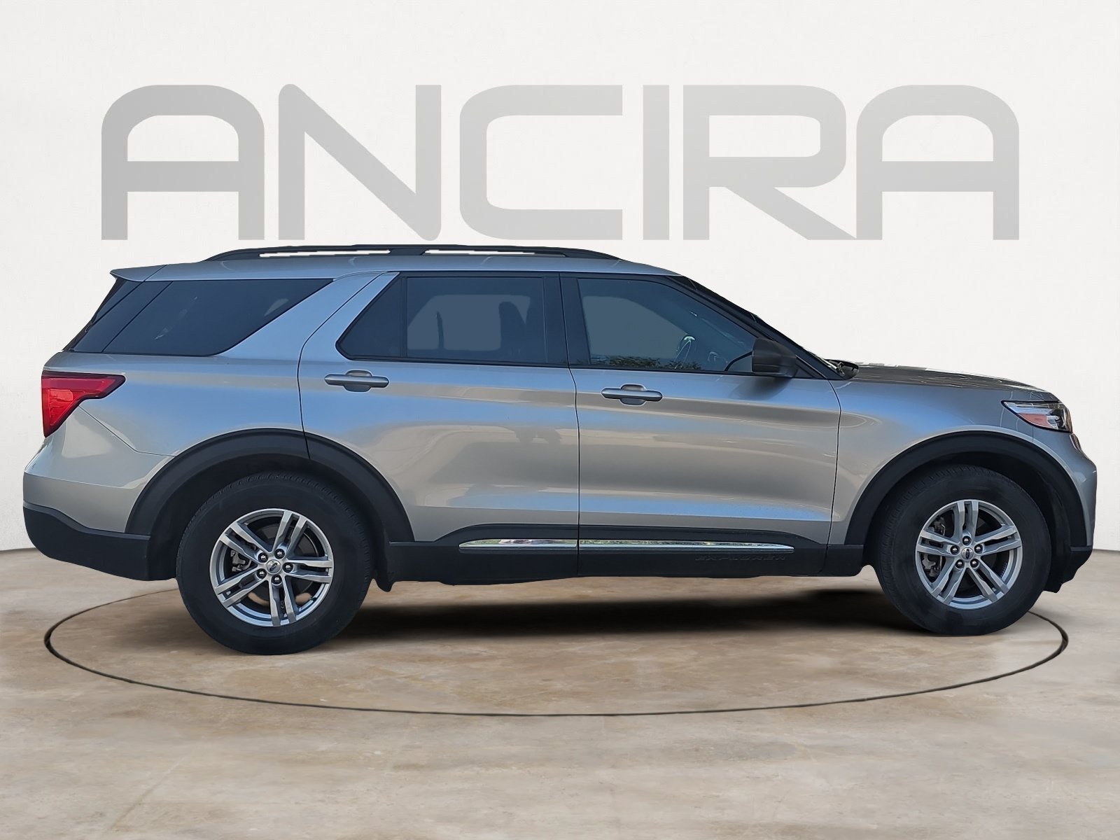 Used 2023 Iconic Silver Metallic Ford XLT image 9