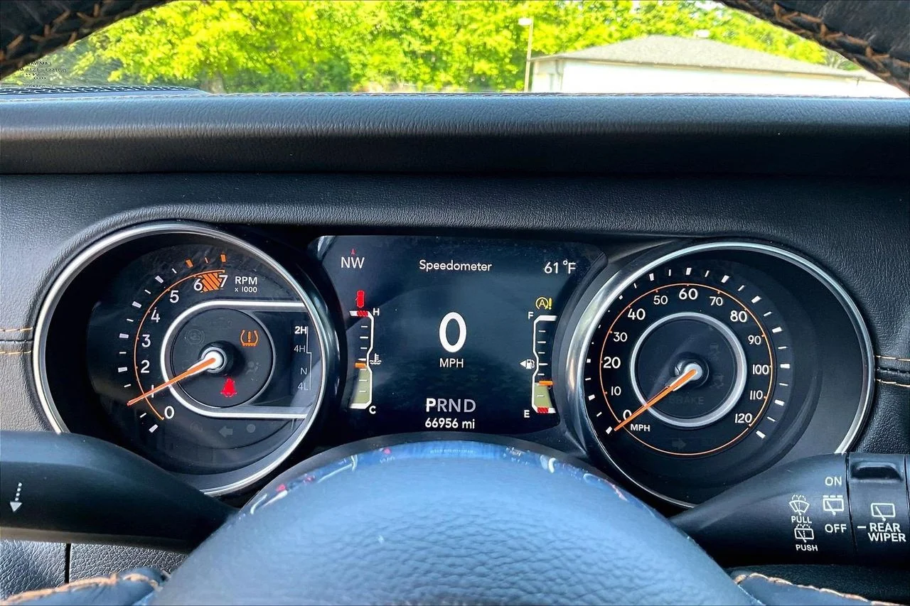Used 2021 Silver Jeep Sahara High Altitude image 10