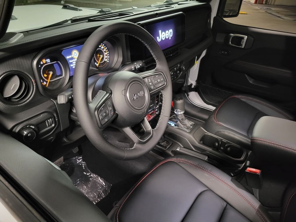 2026 Jeep Gladiator photo 3