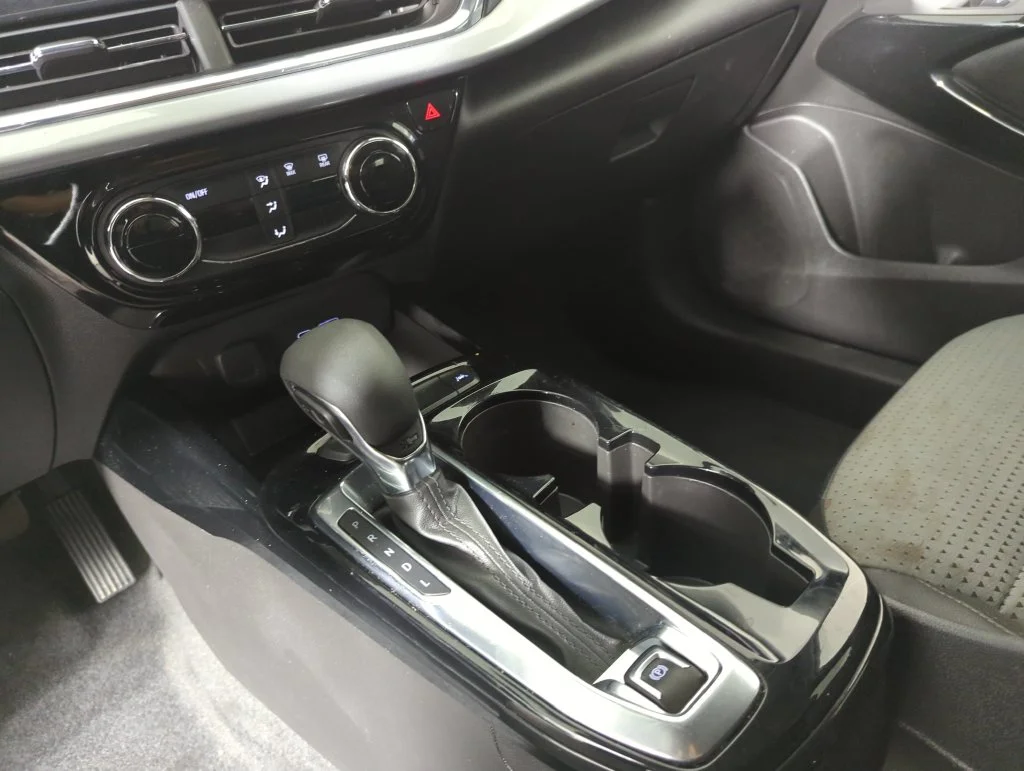Used 2025 Summit White Chevrolet LT image 19