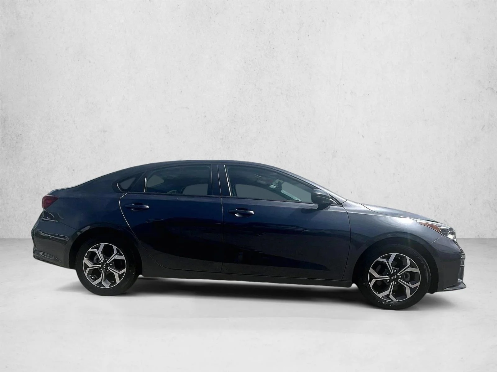 Used 2019 Gravity Grey Kia LXS image 5