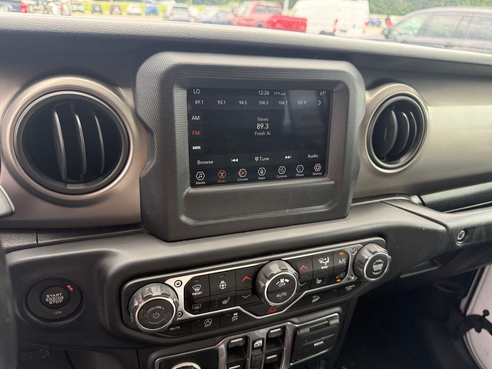 Used 2020 Bright White Clearcoat Jeep Freedom image 19
