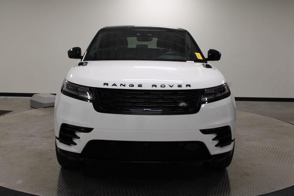 Used 2026 Fuji White Land Rover Dynamic SE image 10