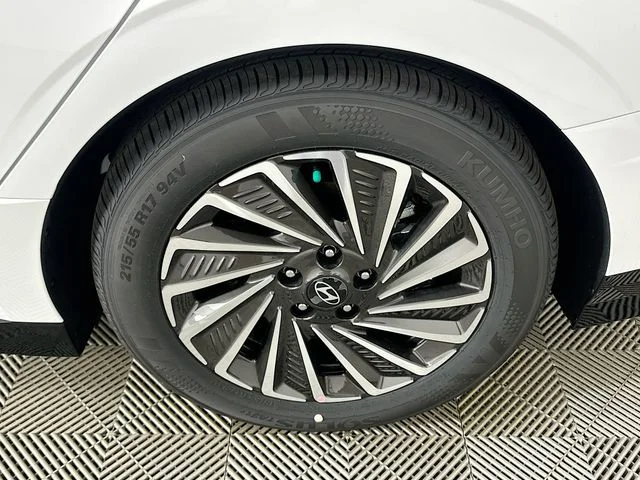 New 2025 Hyundai SONATA HYBRID SEL