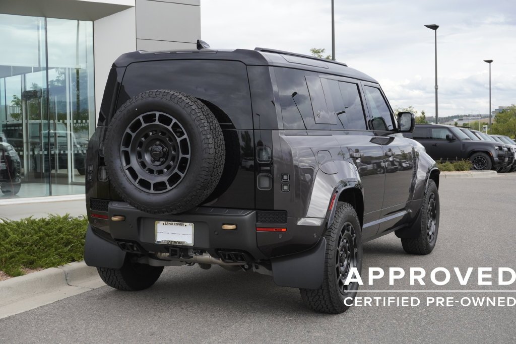 Certified Used 2026 Charente Grey Premium Metallic Land Rover OCTA image 2