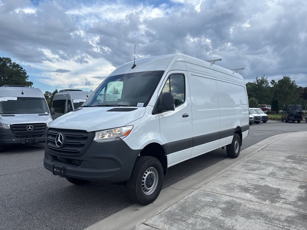 Used 2024 White Mercedes-Benz Cargo 170 WB image 7