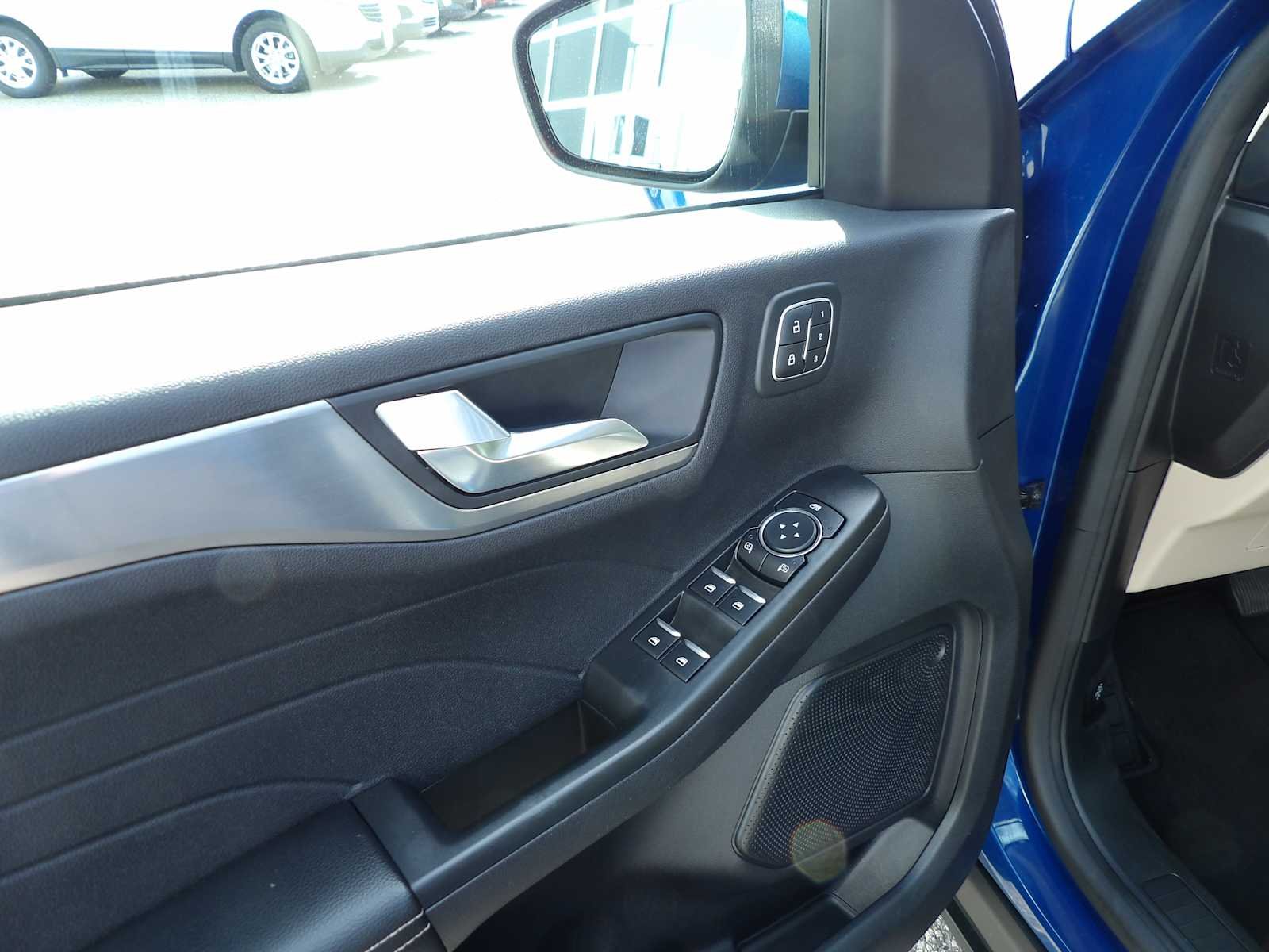 2022 Ford Escape Titanium - Photo 9