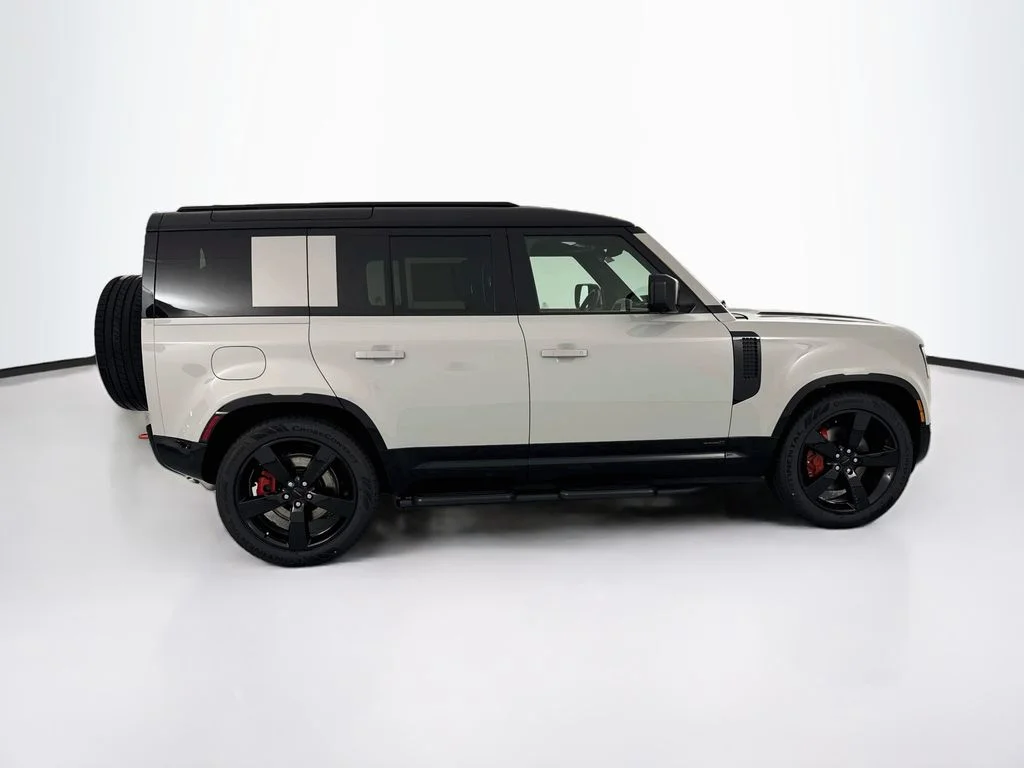 New 2026 Borasco Grey Land Rover X image 4